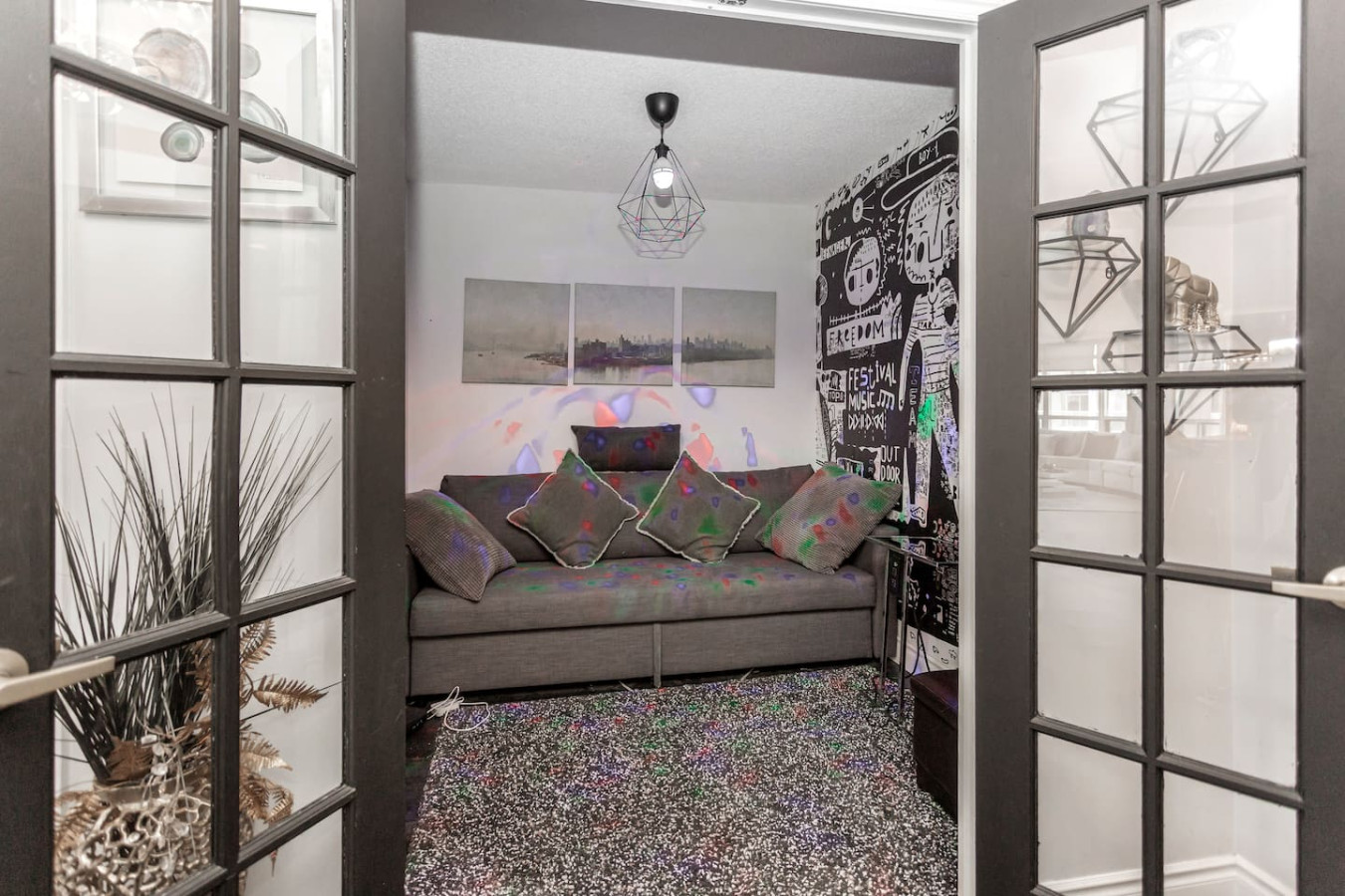 Luxury 2BR+Den | Steps from SQ1 | Panoramic Views! photo 10