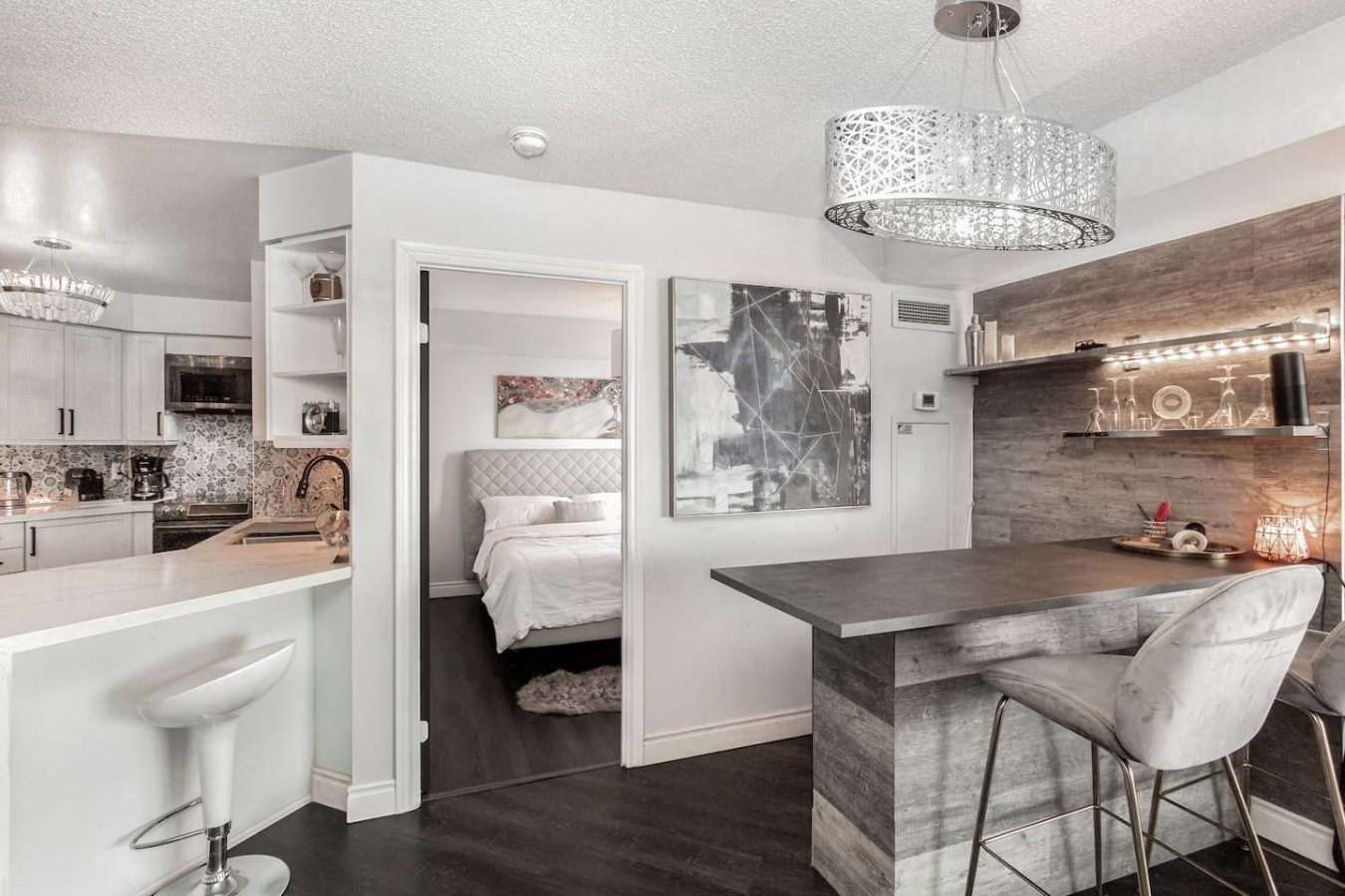Luxury 2BR+Den | Steps from SQ1 | Panoramic Views! photo 11