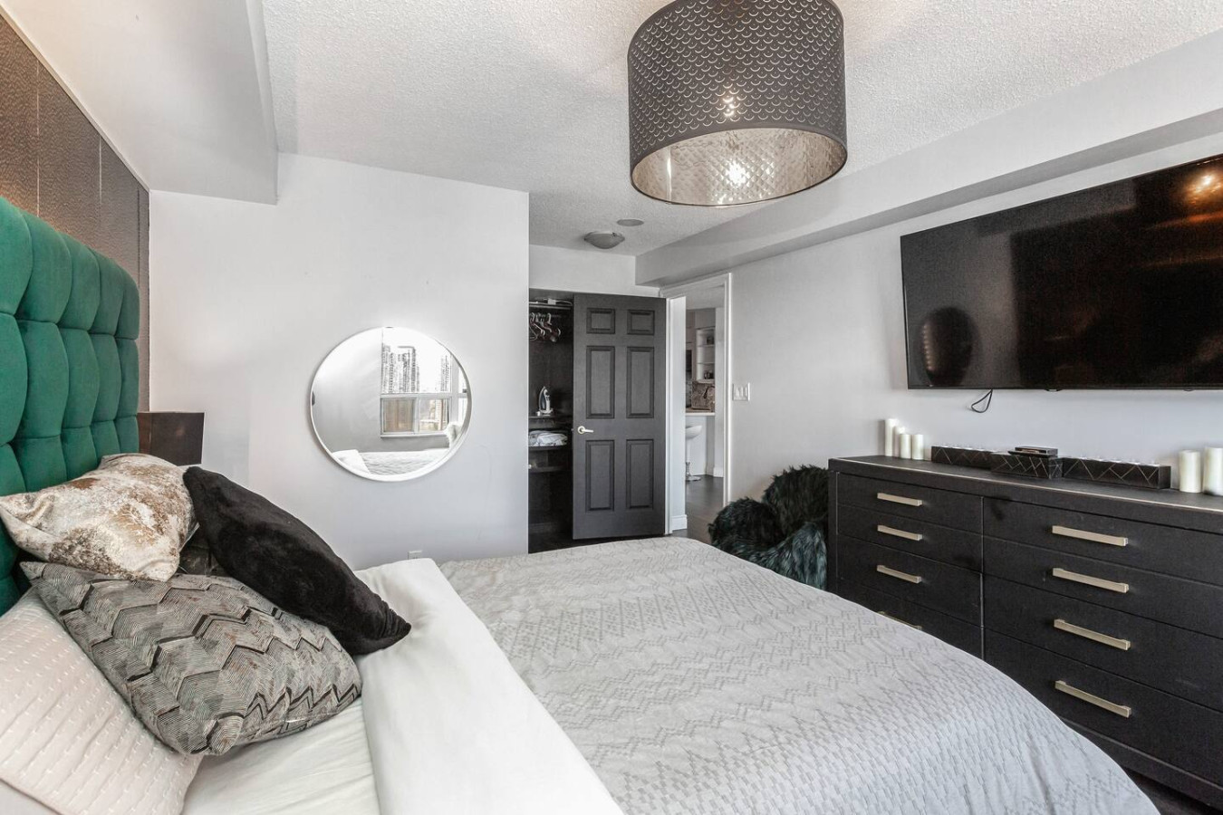 Luxury 2BR+Den | Steps from SQ1 | Panoramic Views! photo 57