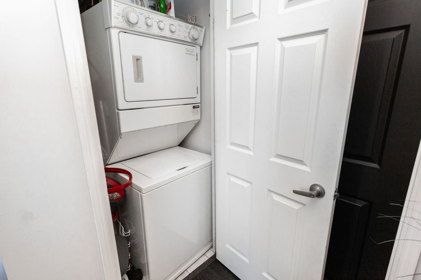 Luxury 2BR+Den | Steps from SQ1 | Panoramic Views! photo 27