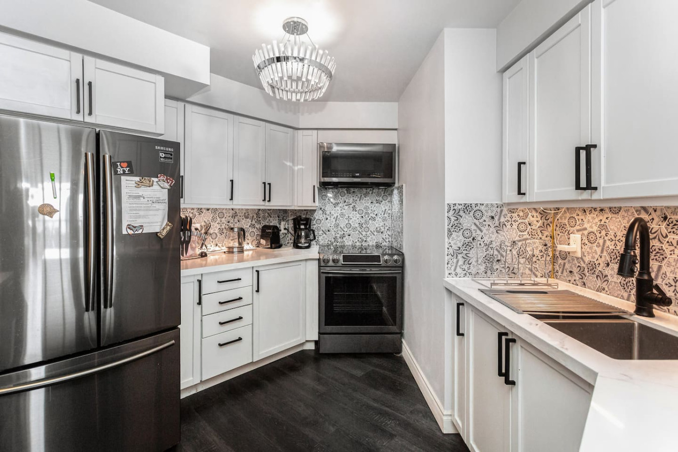 Luxury 2BR+Den | Steps from SQ1 | Panoramic Views! photo 18