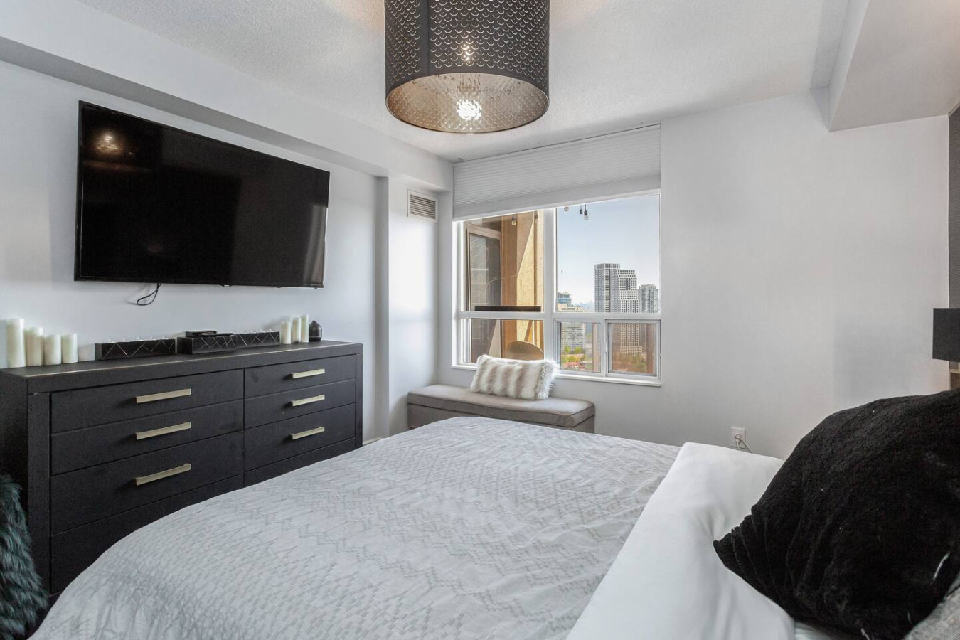Luxury 2BR+Den | Steps from SQ1 | Panoramic Views! photo 46