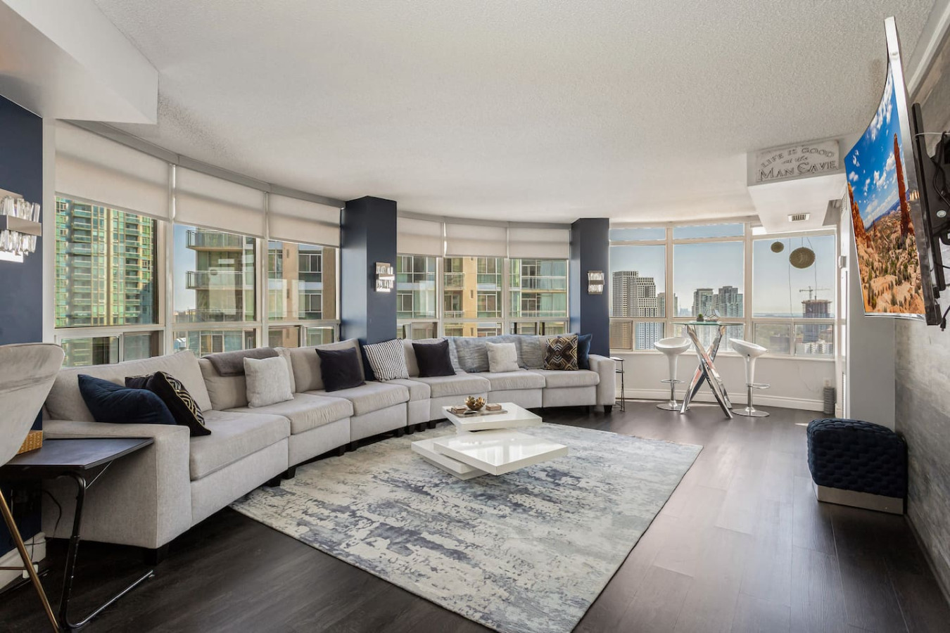 Luxury 2BR+Den | Steps from SQ1 | Panoramic Views! photo 41