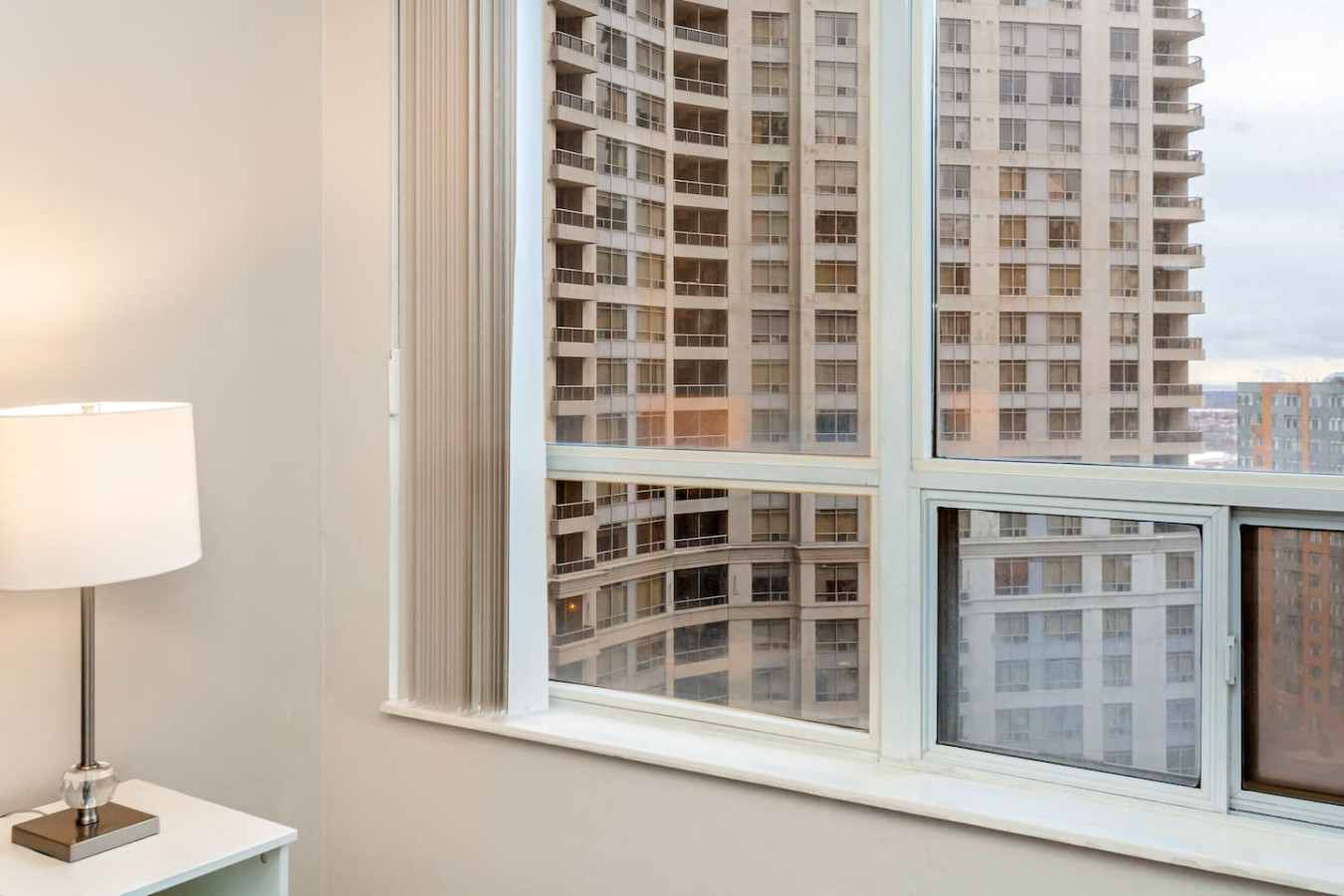 High-End 2BR/2BA Condo-Steps to Square One Mall photo 40