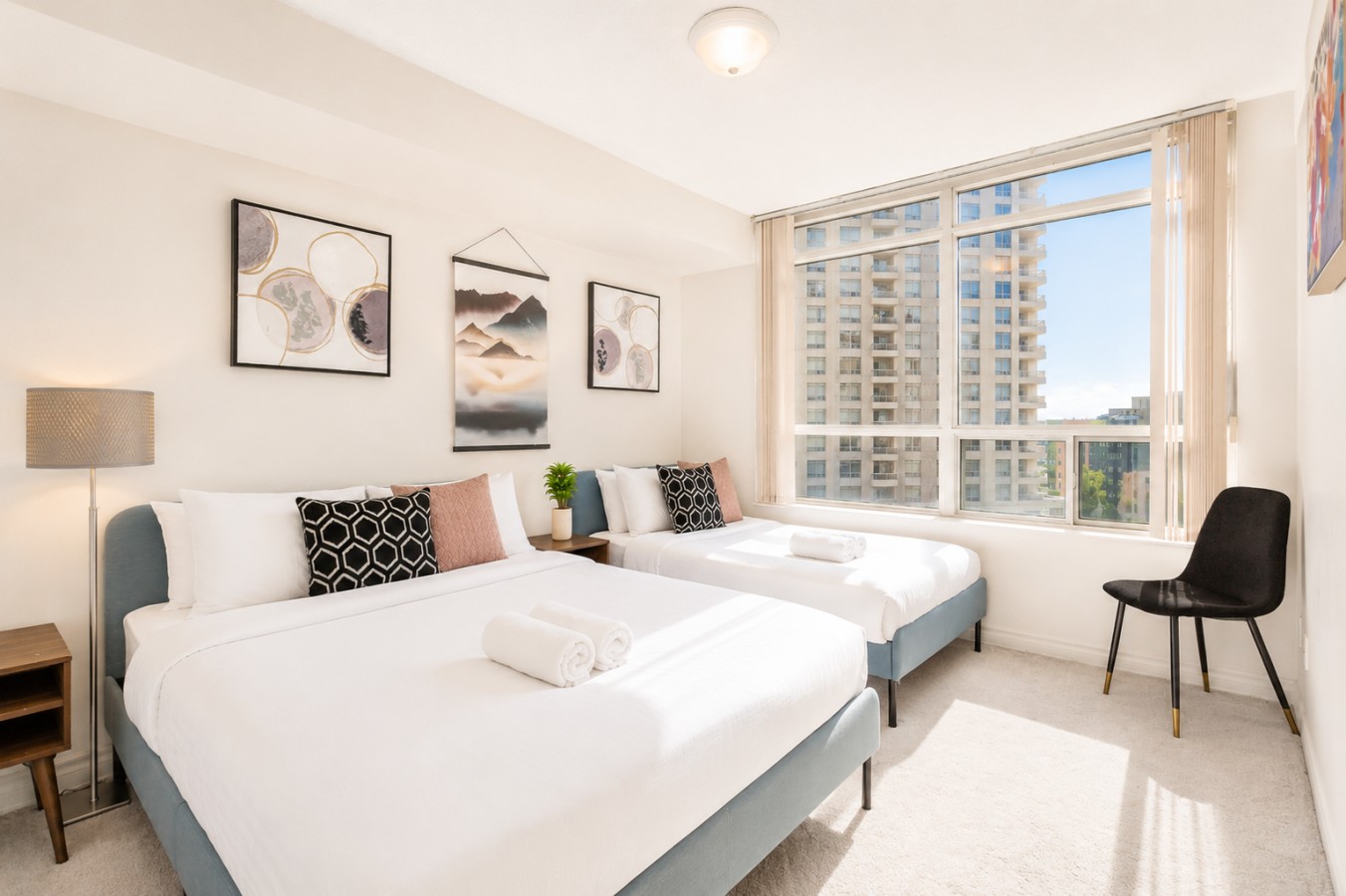 High-End 2BR/2BA Condo-Steps to Square One Mall — furnished suite photo 43 in Mississauga