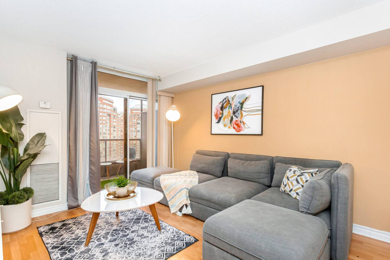 High-End 2BR/2BA Condo-Steps to Square One Mall photo 15