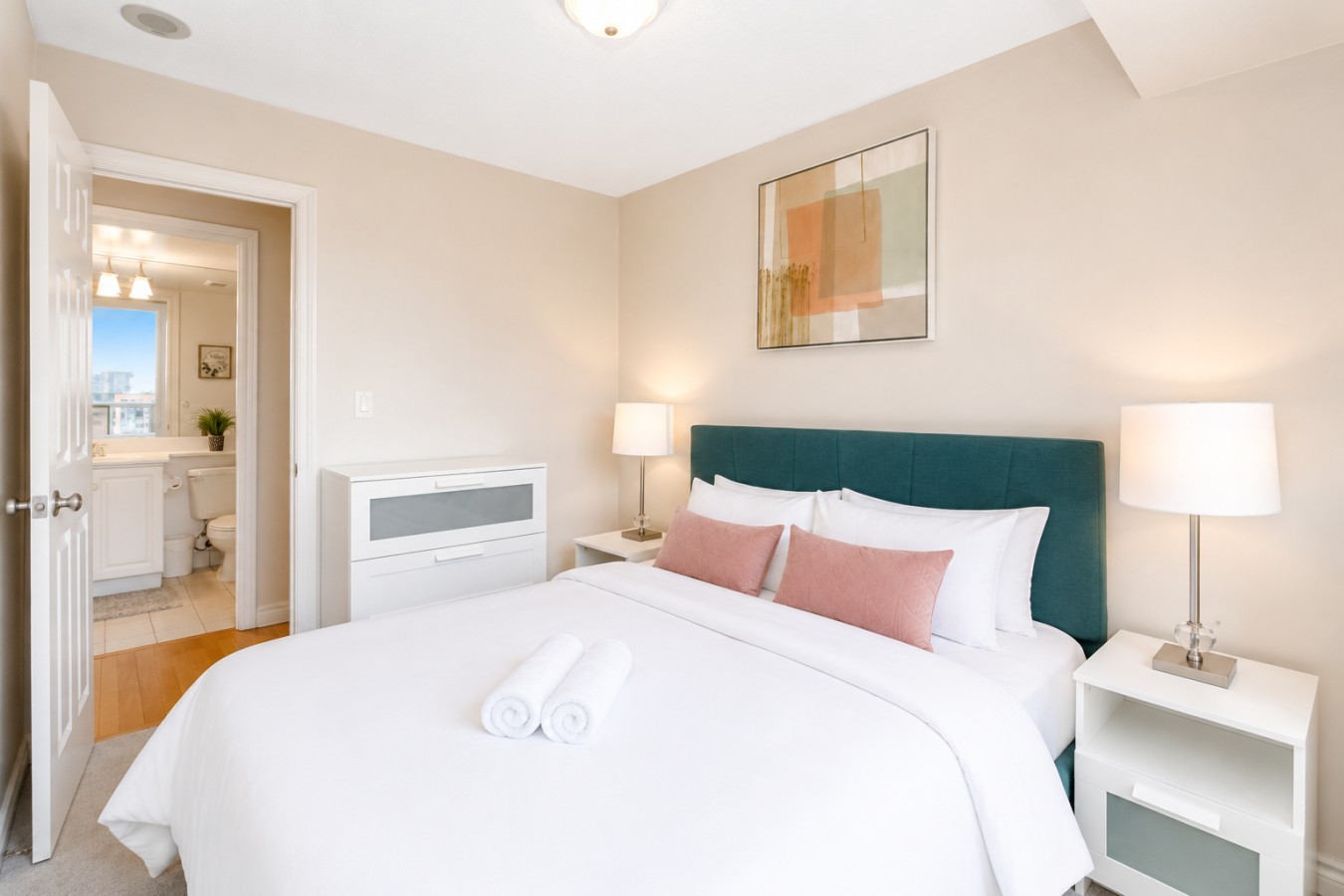 High-End 2BR/2BA Condo-Steps to Square One Mall — furnished suite photo 49 in Mississauga
