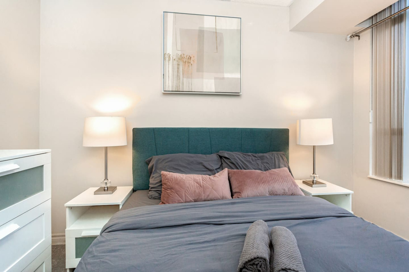 High-End 2BR/2BA Condo-Steps to Square One Mall photo 36