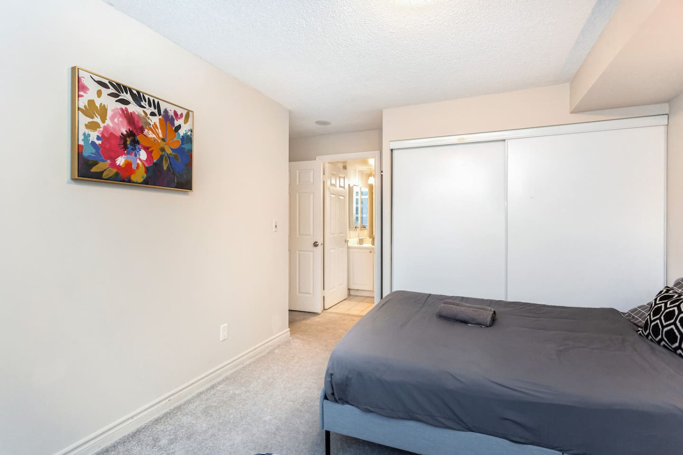 High-End 2BR/2BA Condo-Steps to Square One Mall photo 30