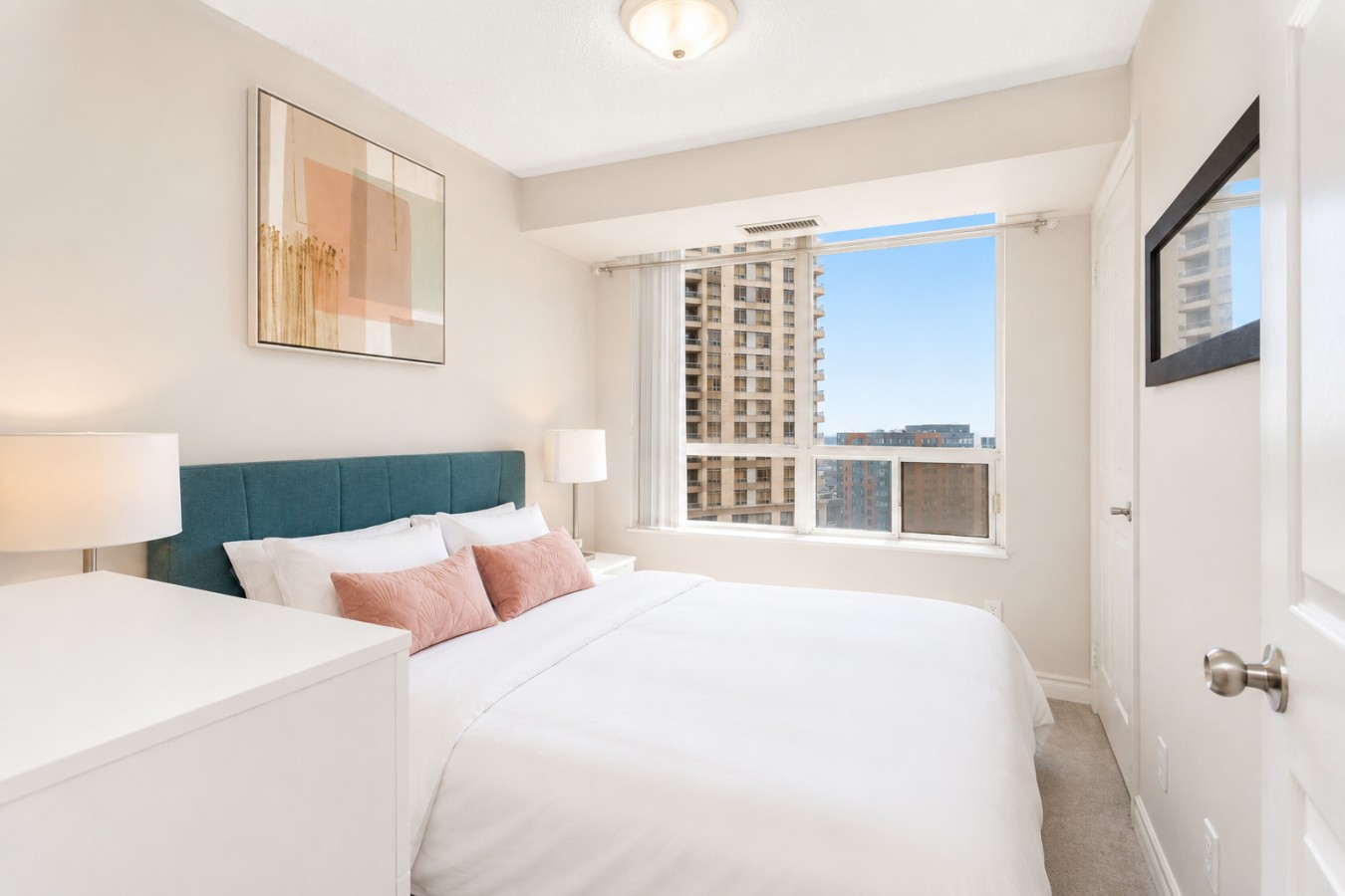 High-End 2BR/2BA Condo-Steps to Square One Mall — furnished suite photo 46 in Mississauga