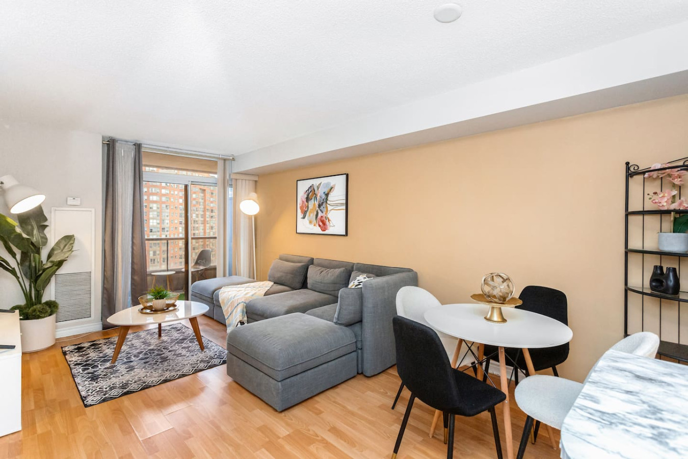 High-End 2BR/2BA Condo-Steps to Square One Mall photo 8