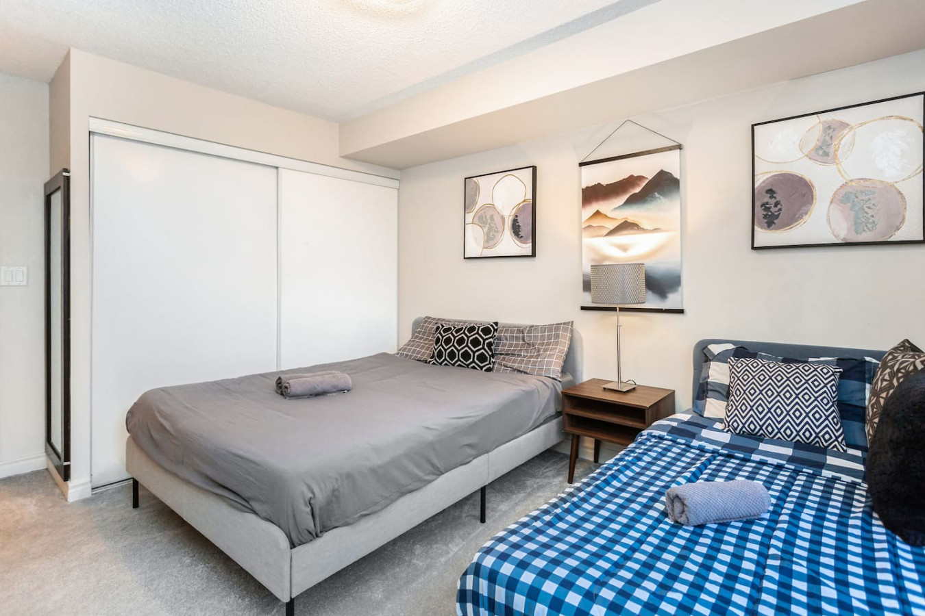 High-End 2BR/2BA Condo-Steps to Square One Mall photo 29