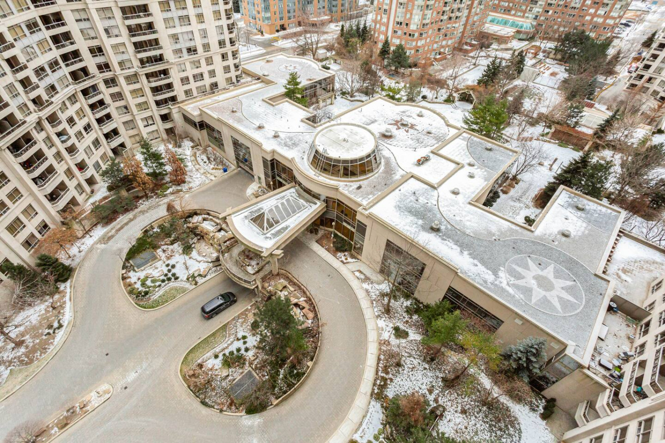 High-End 2BR/2BA Condo-Steps to Square One Mall photo 13