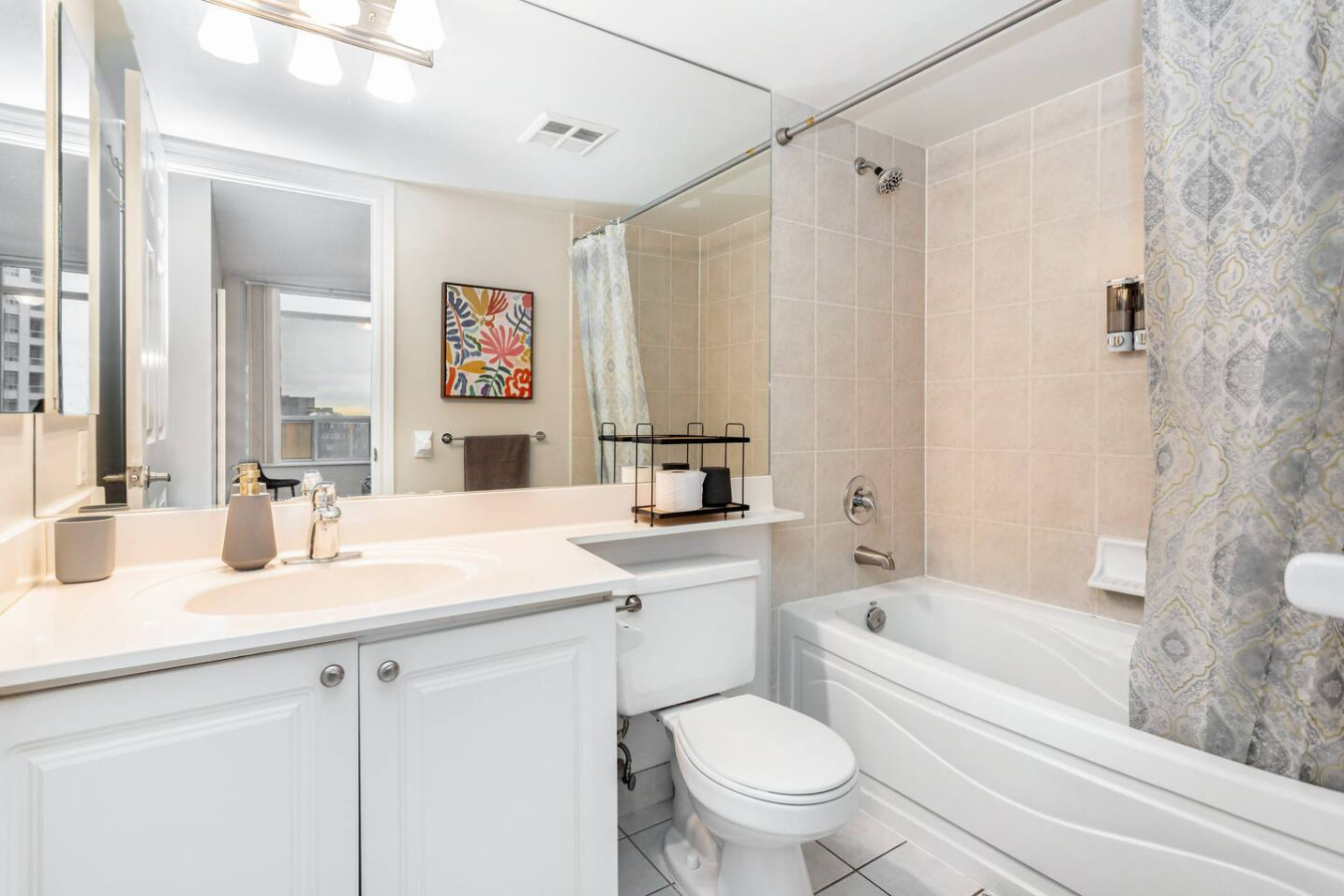 High-End 2BR/2BA Condo-Steps to Square One Mall photo 34