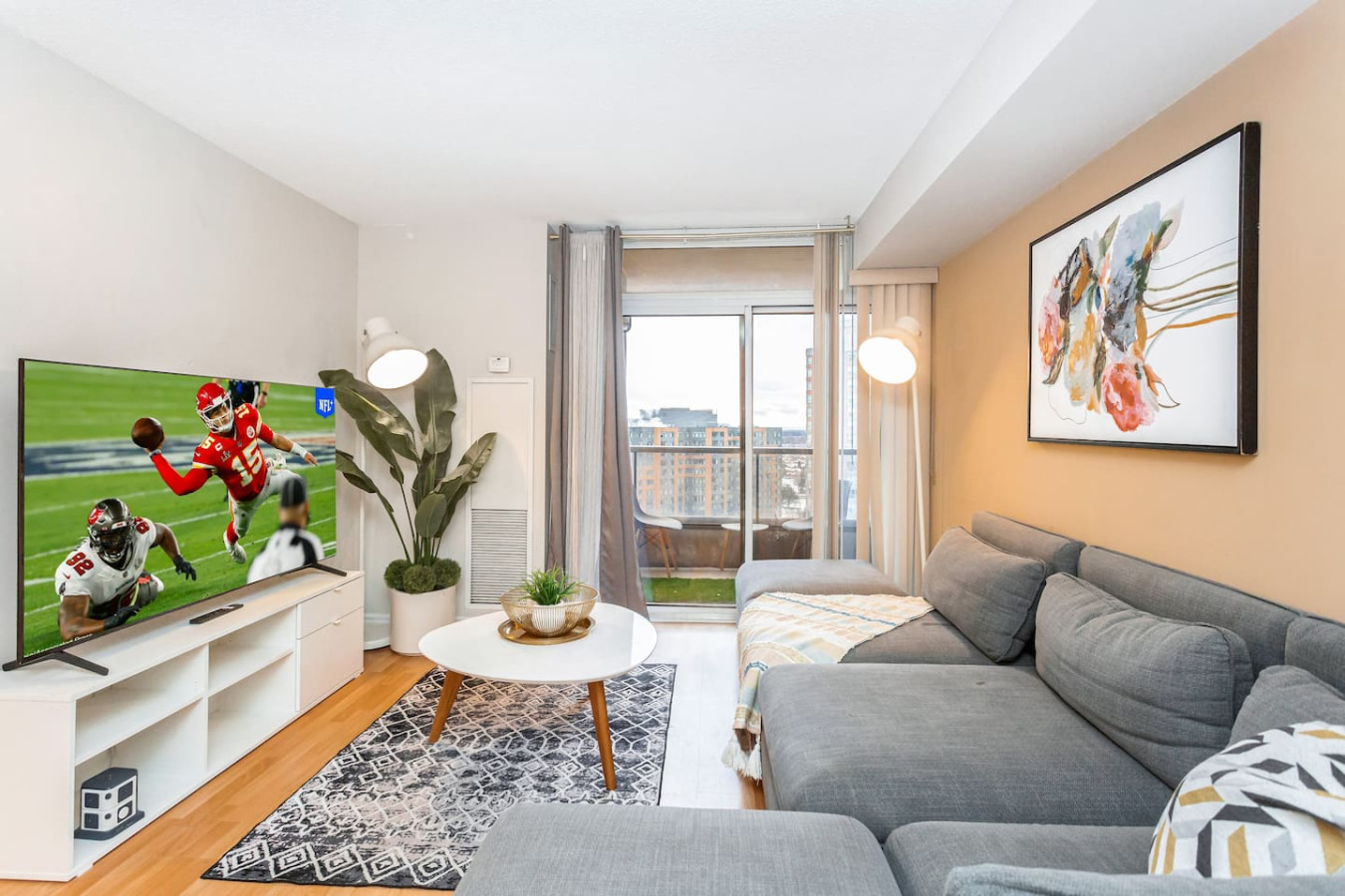 High-End 2BR/2BA Condo-Steps to Square One Mall photo 14