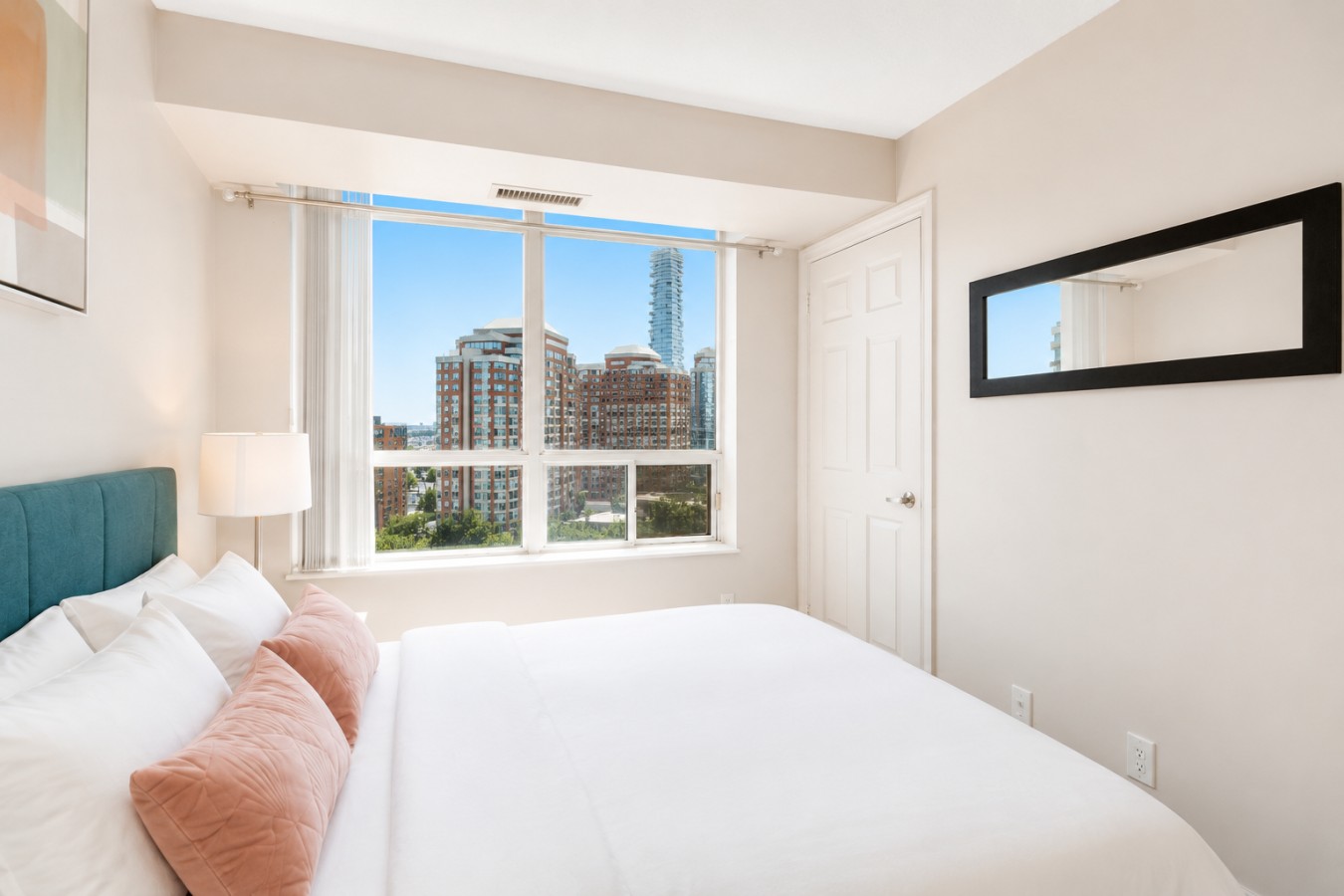 High-End 2BR/2BA Condo-Steps to Square One Mall — furnished suite photo 47 in Mississauga