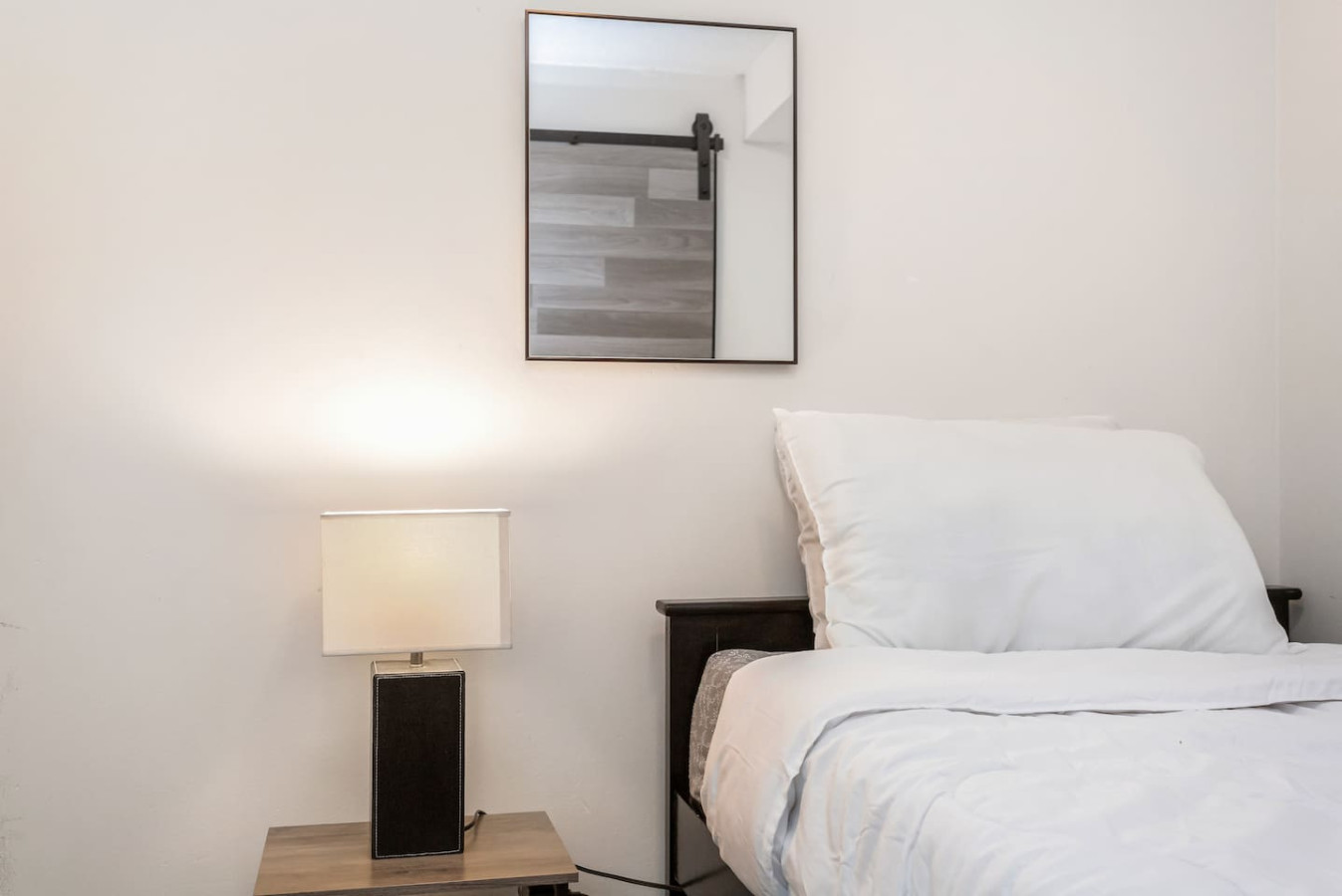 Stylish 2BR Retreat Steps to SQ1 | Prime Location photo 8