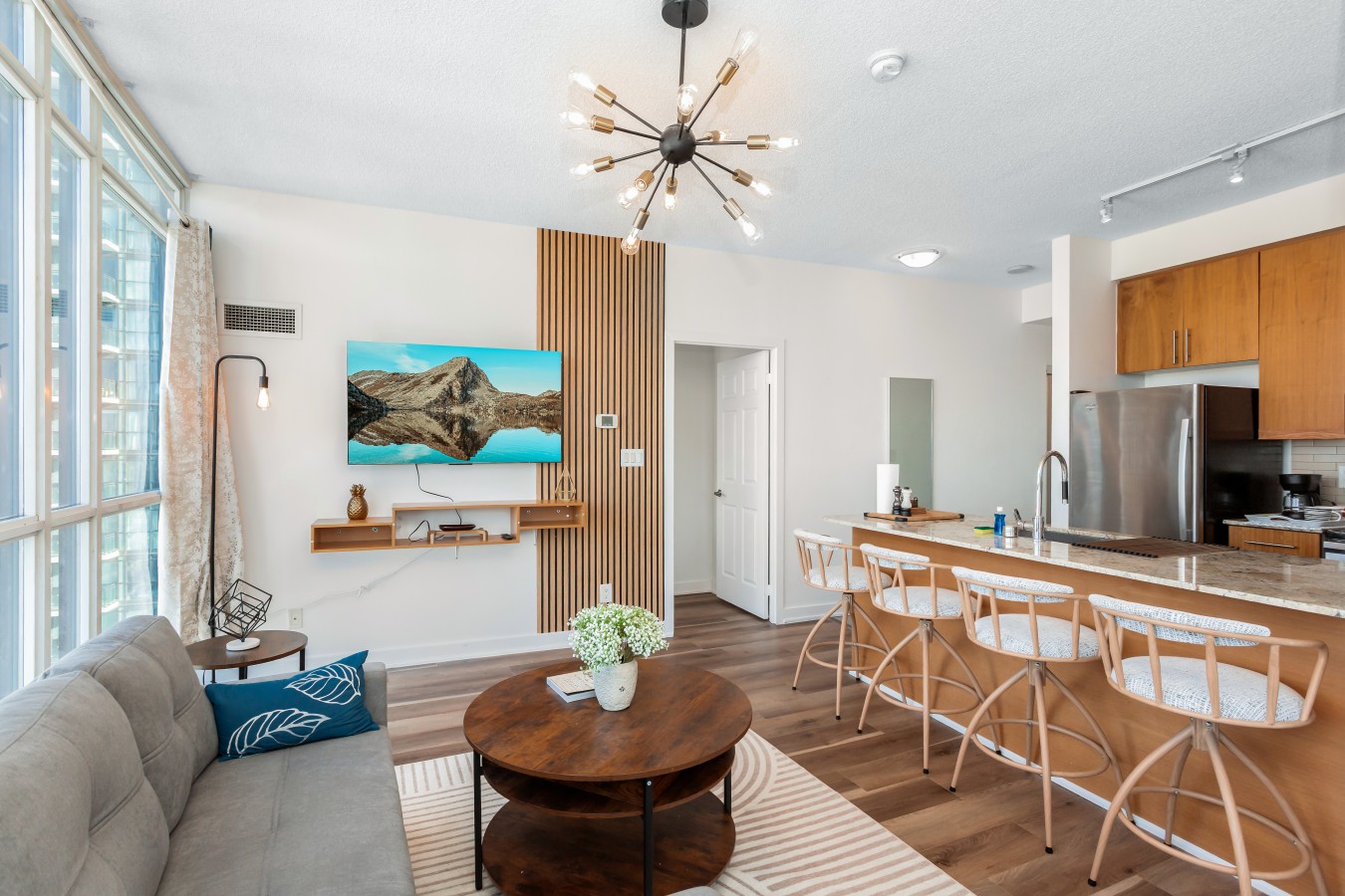 Sky-High 2BR/2BA Condo | Best City Views+Parking — furnished suite photo 41 in Mississauga