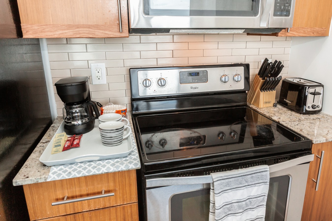Sky-High 2BR/2BA Condo | Best City Views+Parking — furnished suite photo 49 in Mississauga