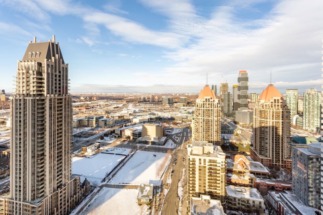 Sky-High 2BR/2BA Condo | Best City Views+Parking — furnished suite photo 33 in Mississauga