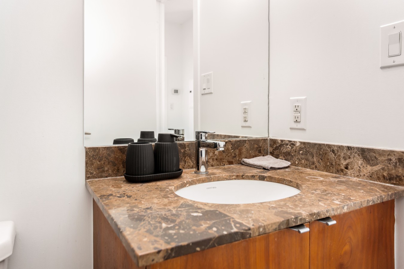 Sky-High 2BR/2BA Condo | Best City Views+Parking — furnished suite photo 50 in Mississauga