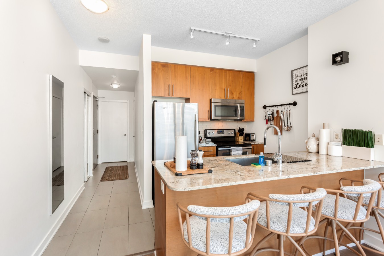 Sky-High 2BR/2BA Condo | Best City Views+Parking — furnished suite photo 6 in Mississauga