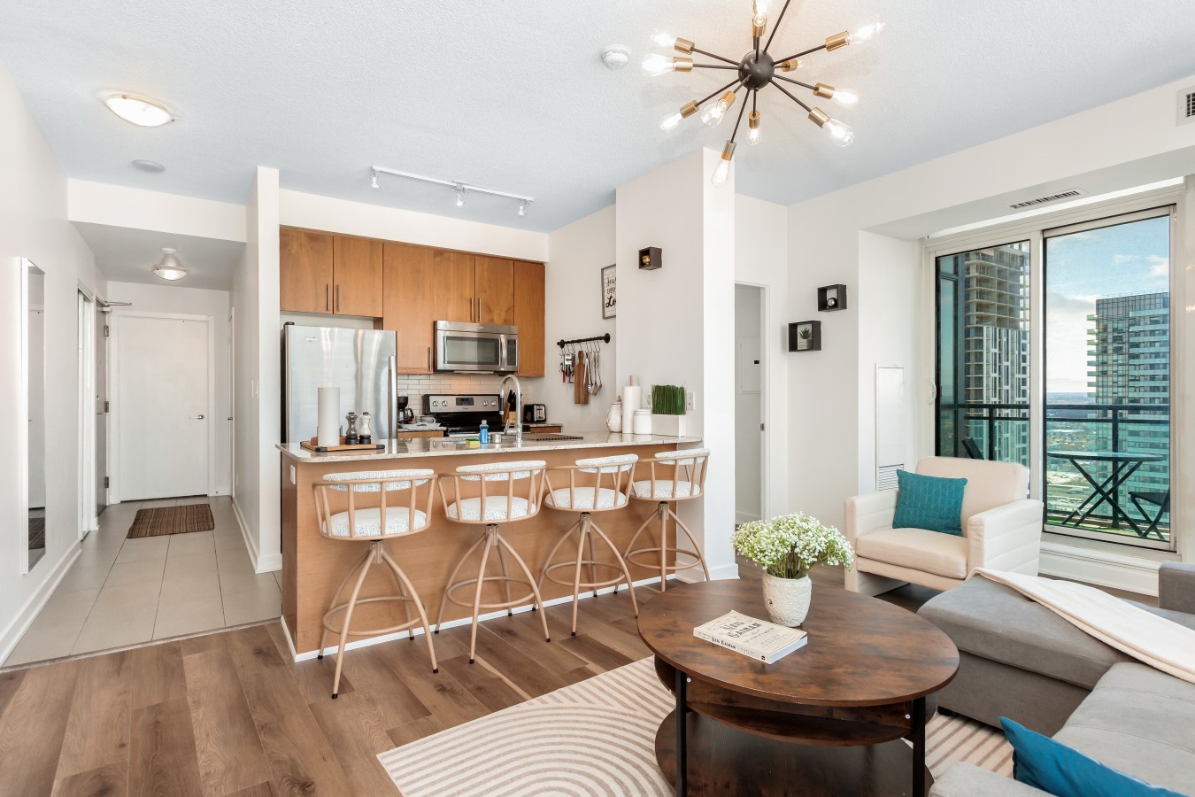 Sky-High 2BR/2BA Condo | Best City Views+Parking — furnished suite photo 28 in Mississauga