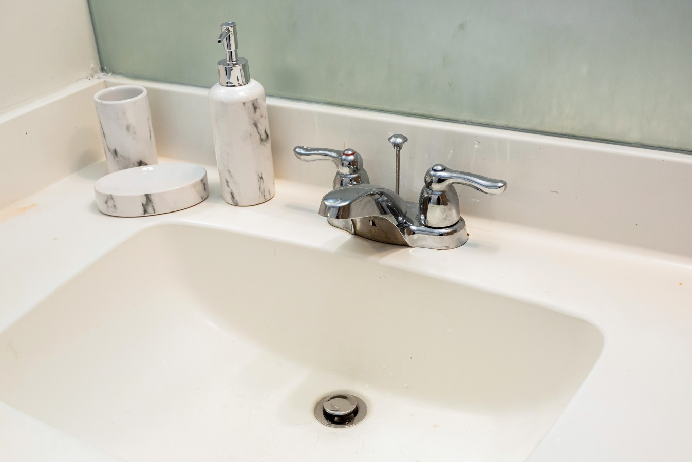 Sleek 2BR Stay Near Square One & Downtown — furnished suite photo 39 in Mississauga
