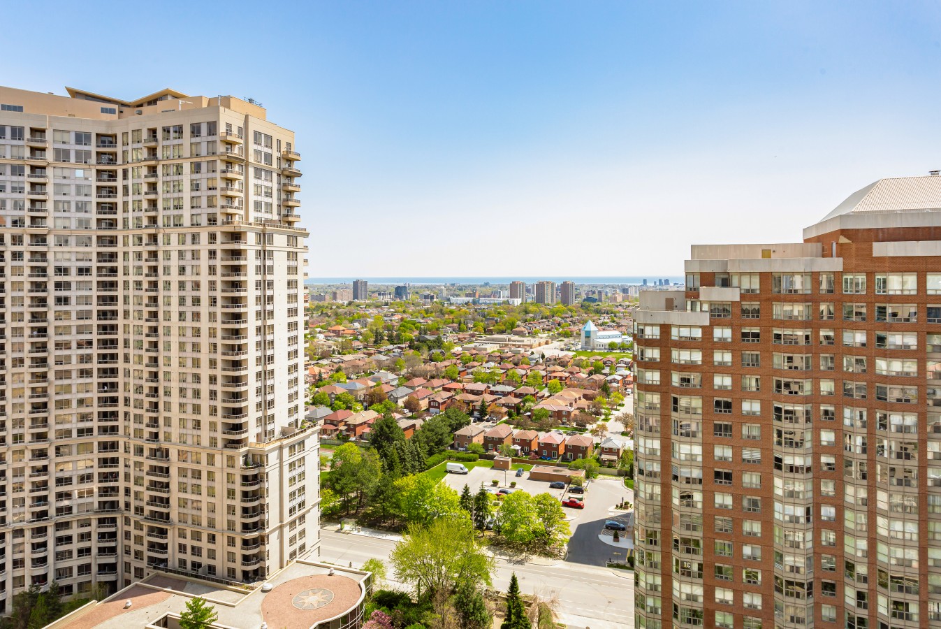 Sleek 2BR Stay Near Square One & Downtown — furnished suite photo 47 in Mississauga