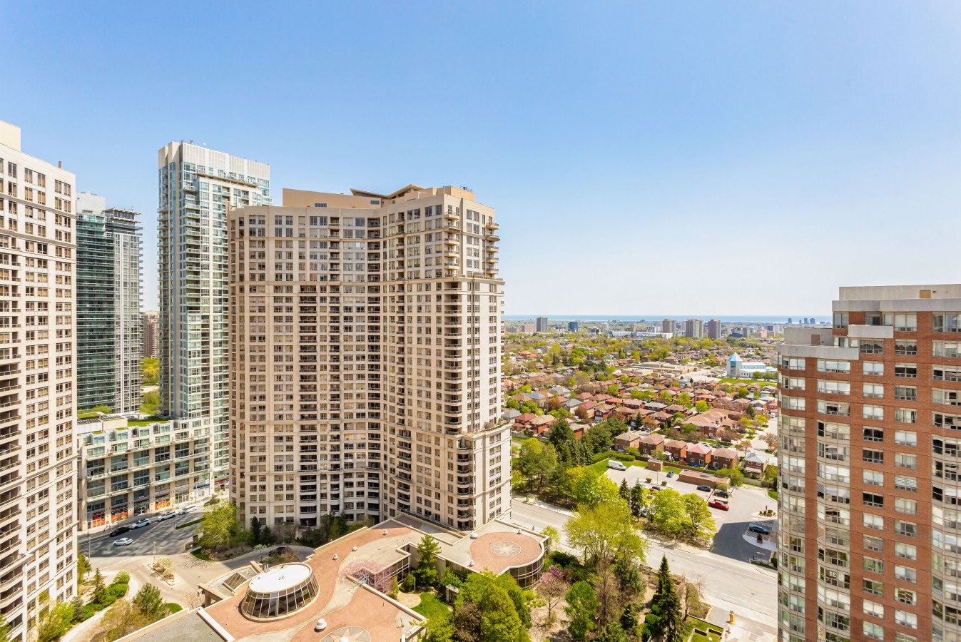 Sleek 2BR Stay Near Square One & Downtown — furnished suite photo 2 in Mississauga