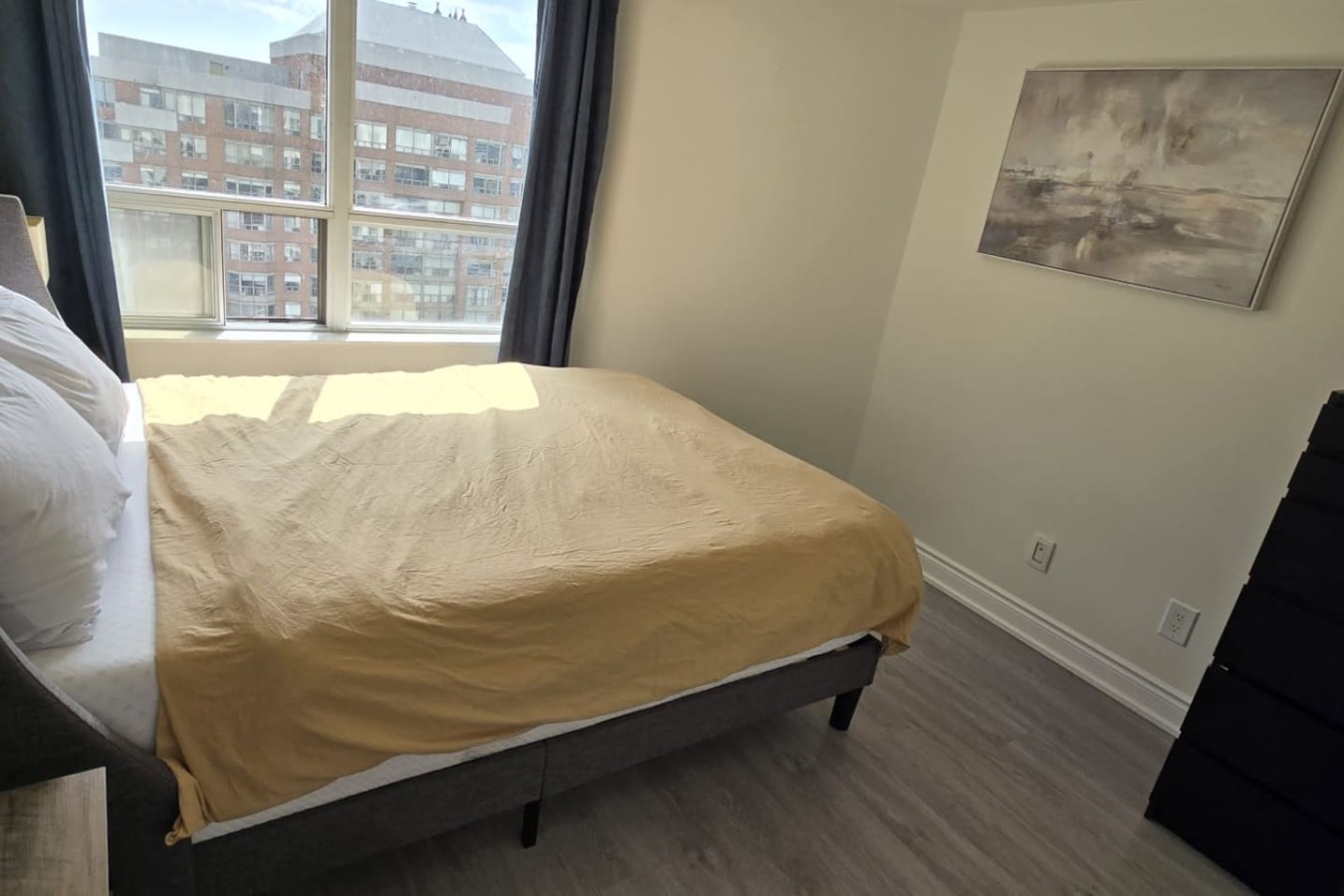 Sleek 2BR Stay Near Square One & Downtown photo 16
