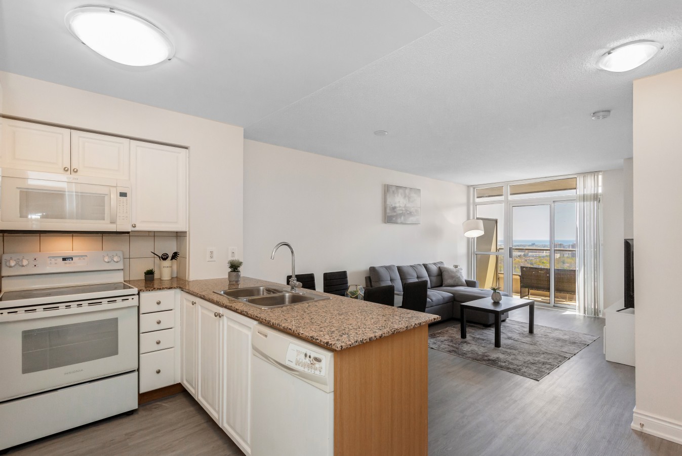 Sleek 2BR Stay Near Square One & Downtown — furnished suite photo 19 in Mississauga