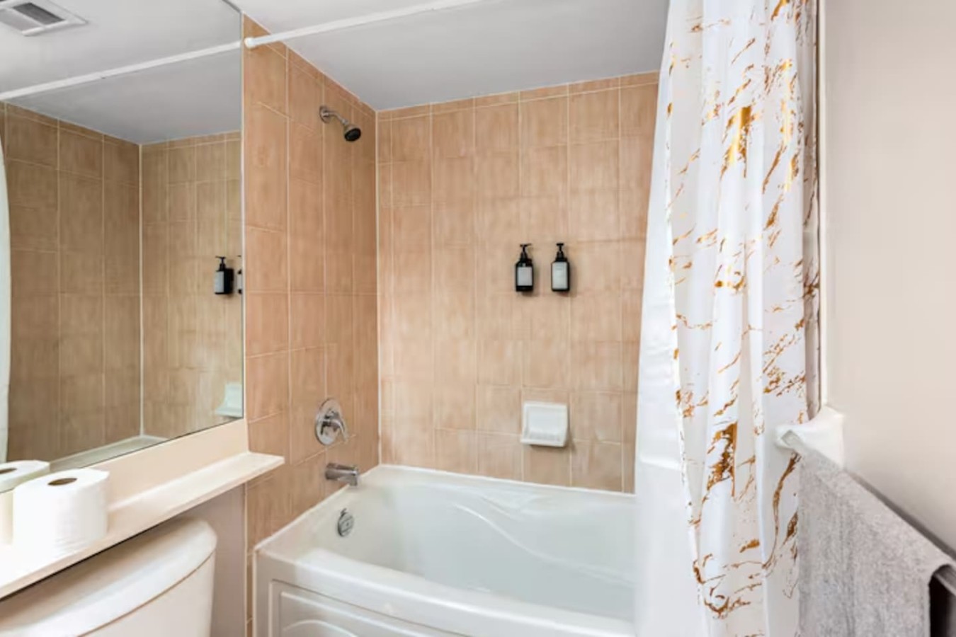 Stylish 2+1 Condo | Views Near SQ1 Mall photo 48