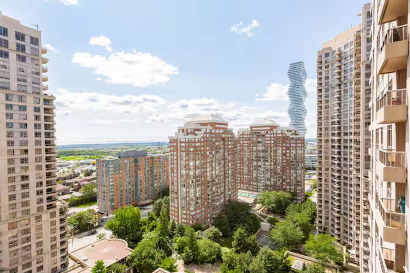 Stylish 2+1 Condo | Views Near SQ1 Mall photo 12