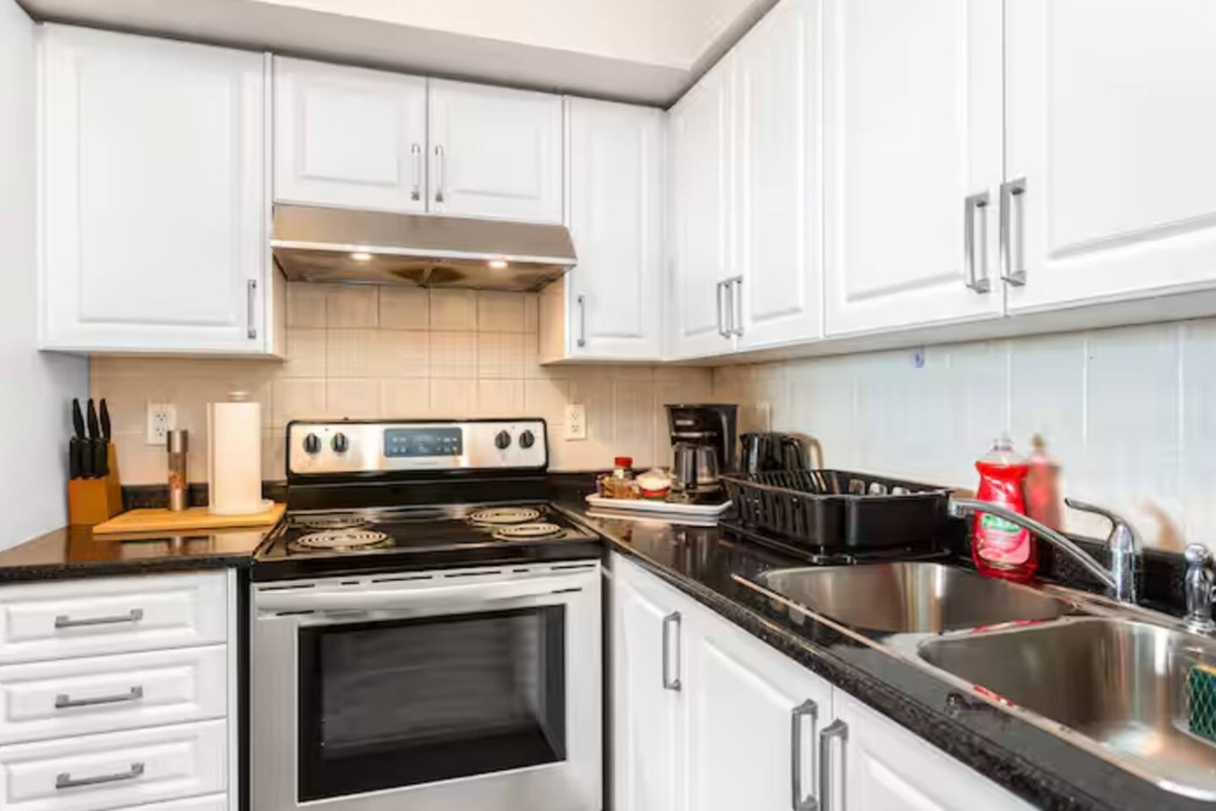 Stylish 2+1 Condo | Views Near SQ1 Mall photo 18