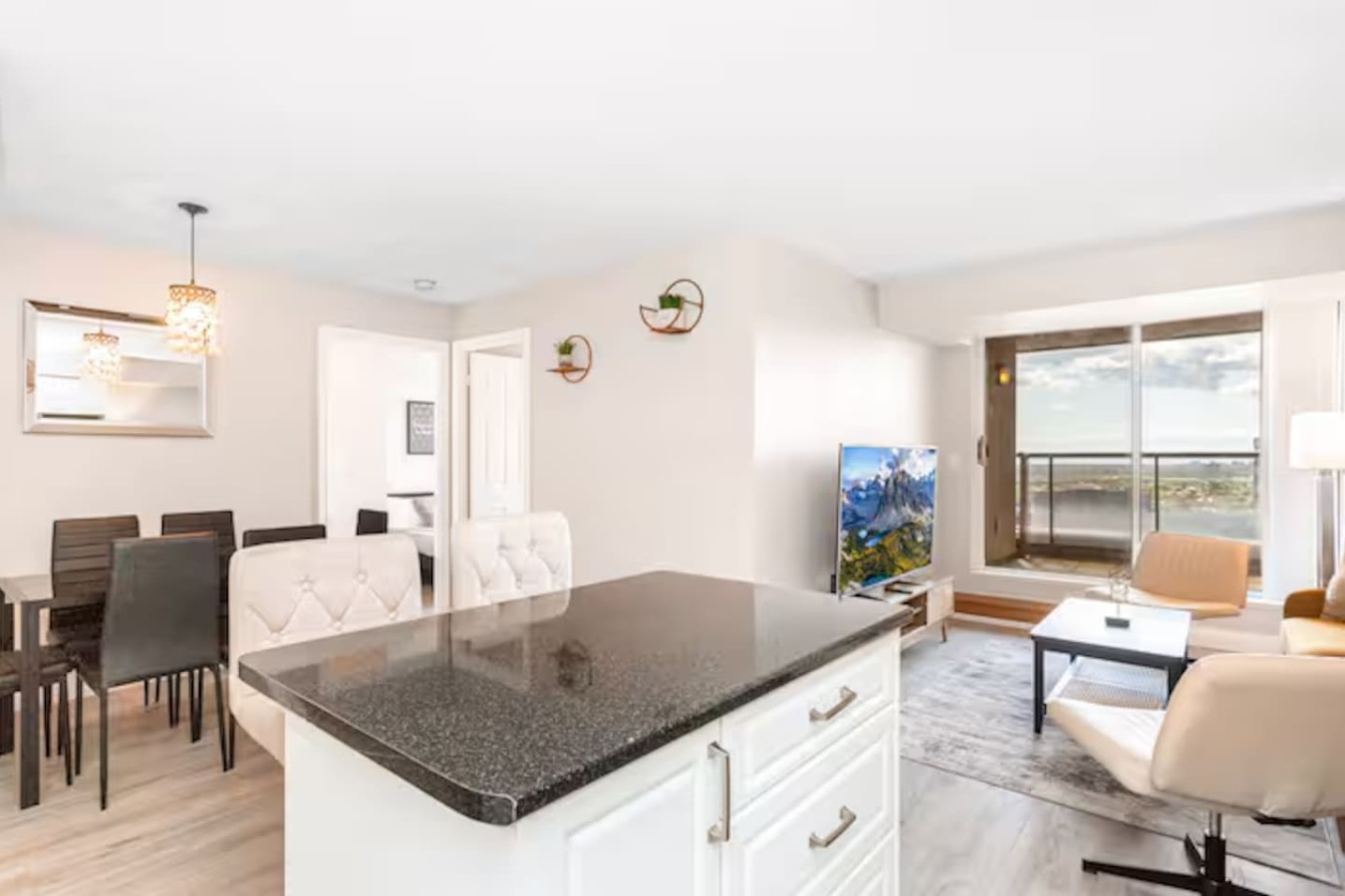 Stylish 2+1 Condo | Views Near SQ1 Mall photo 10