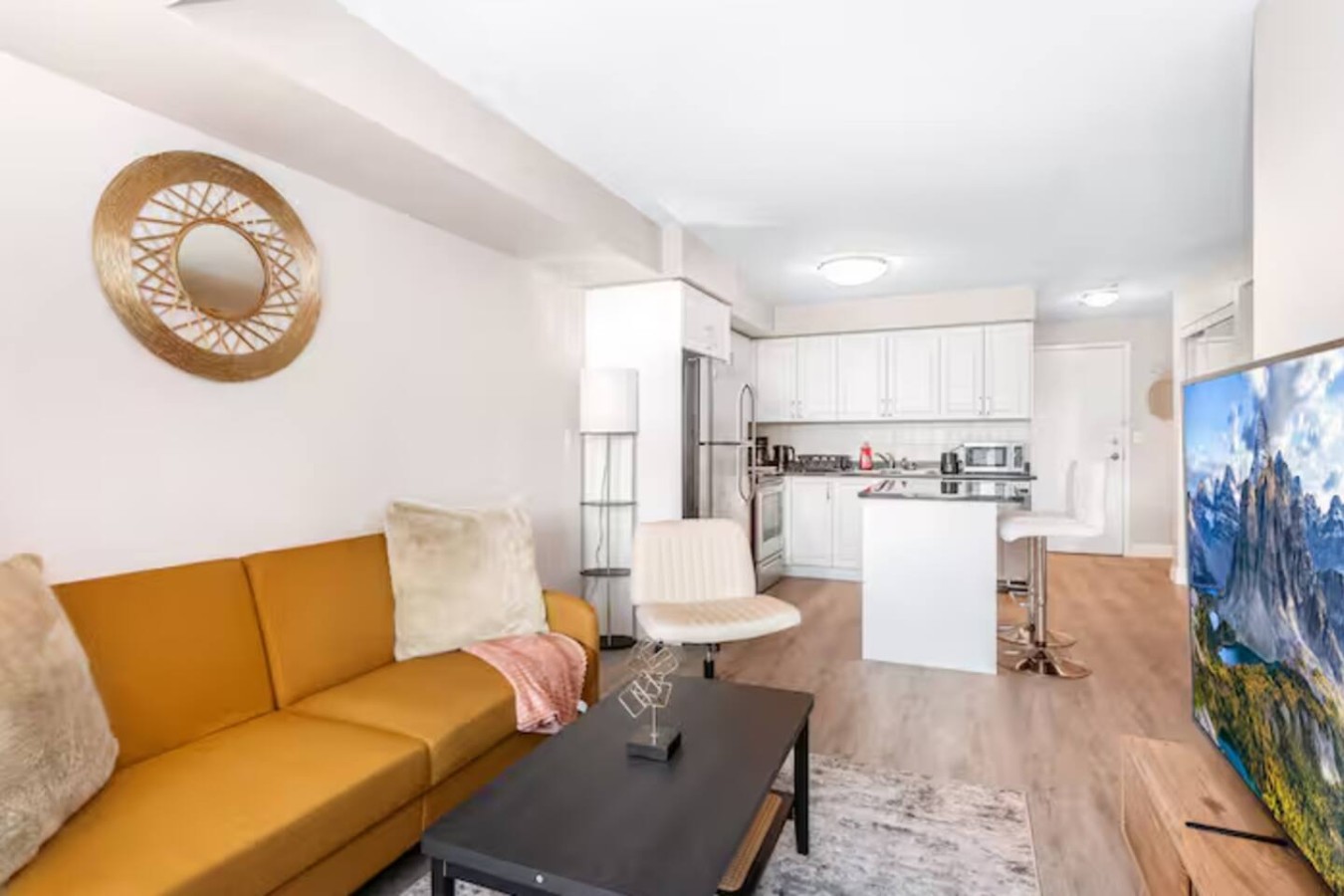 Stylish 2+1 Condo | Views Near SQ1 Mall photo 7