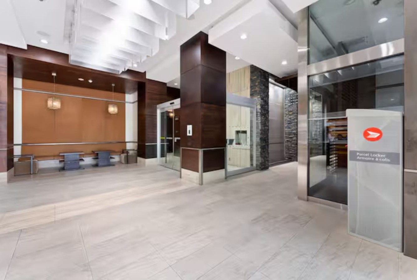 Luxury 2BR/2BA Condo Near Square One photo 30