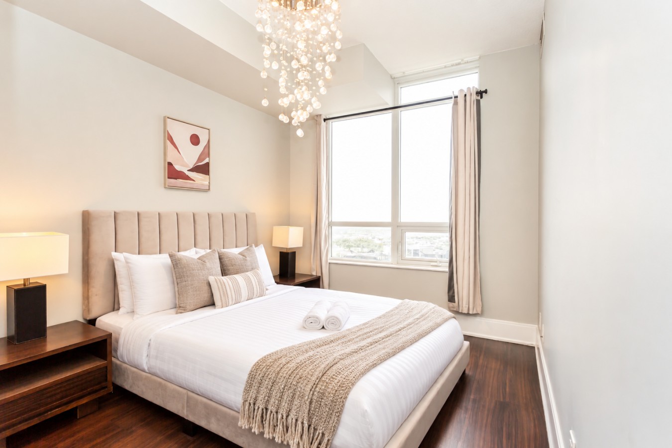 Luxury 2BR/2BA Condo Near Square One — furnished suite photo 30 in Mississauga