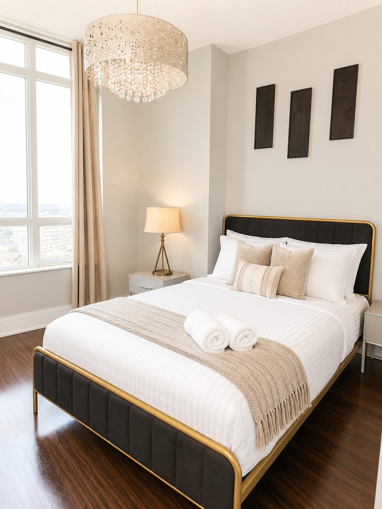 Luxury 2BR/2BA Condo Near Square One — furnished suite photo 4 in Mississauga