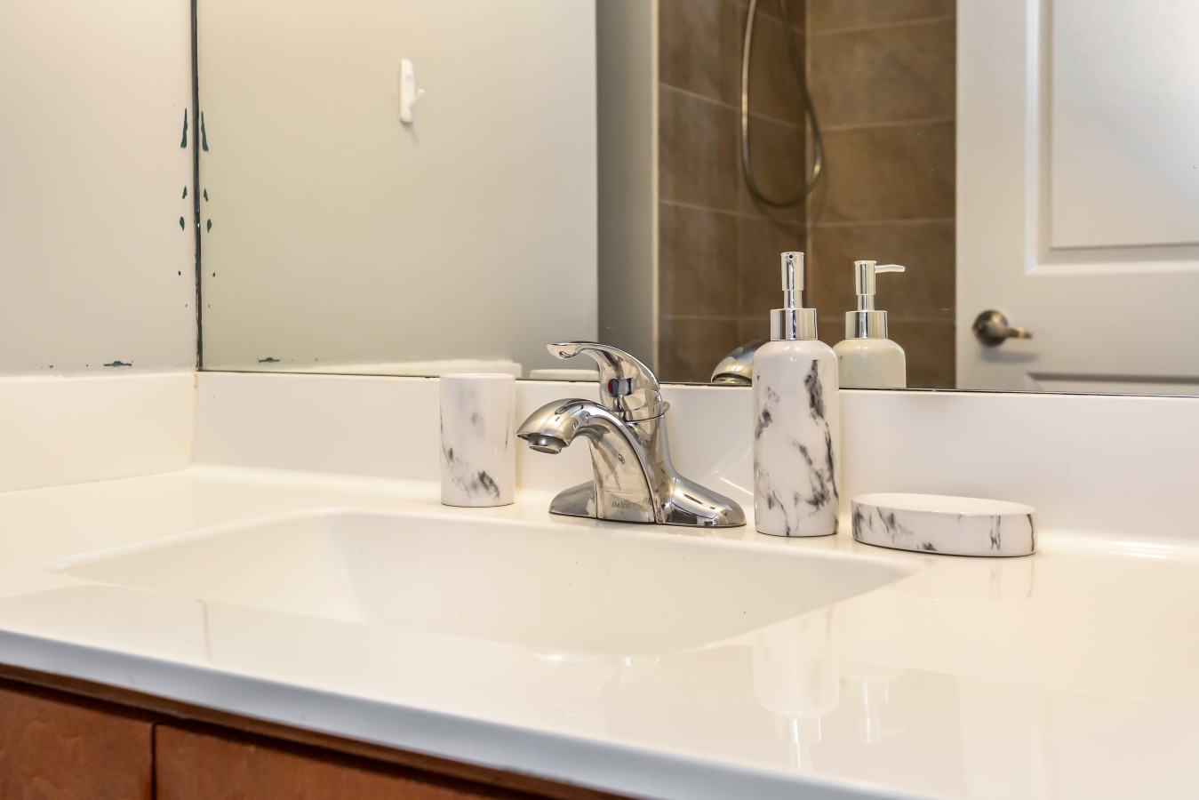 Luxury 2BR/2BA Condo Near Square One — furnished suite photo 38 in Mississauga