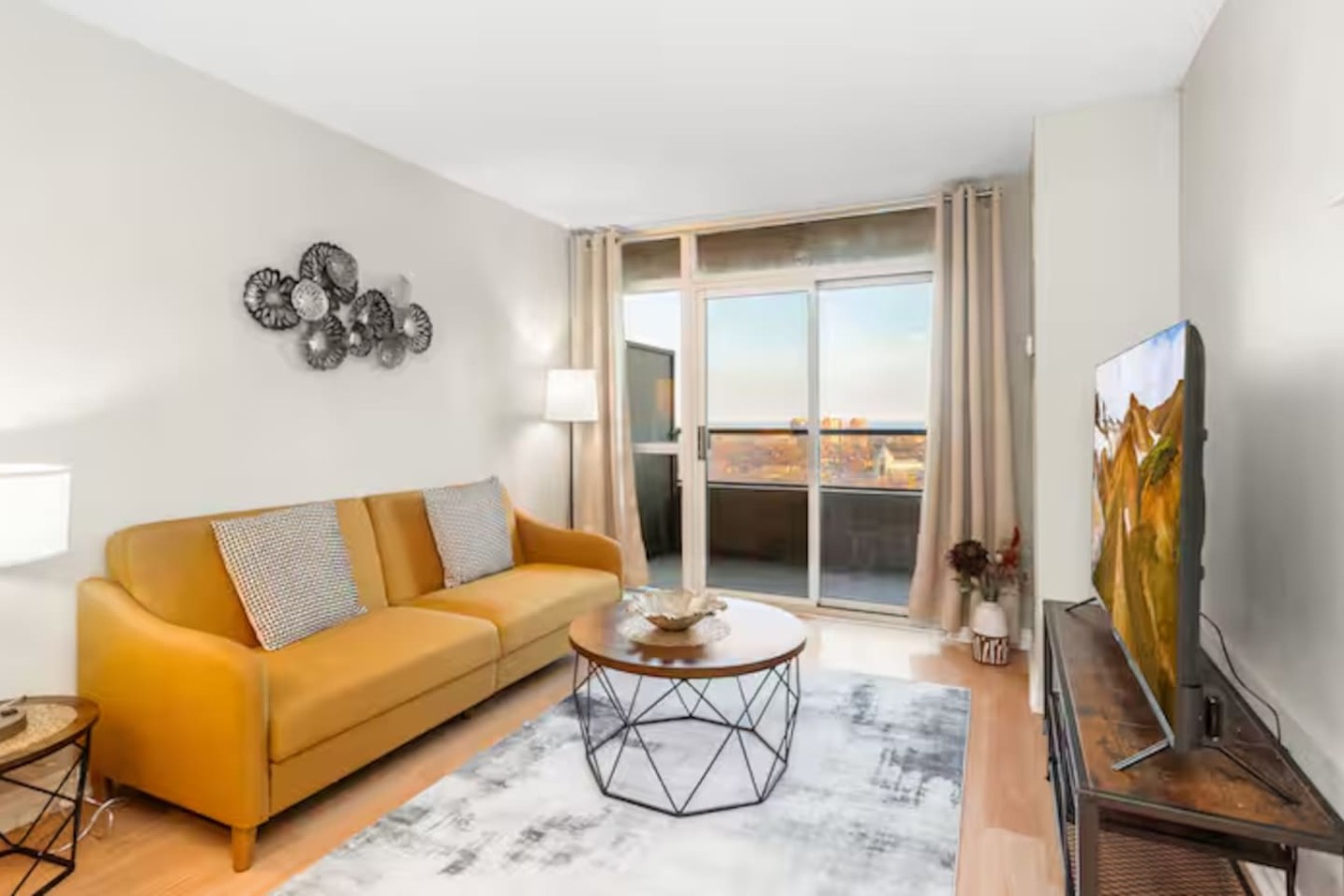 High-Rise Skyline Suite | Sleeps 5 | SQ1 photo 3