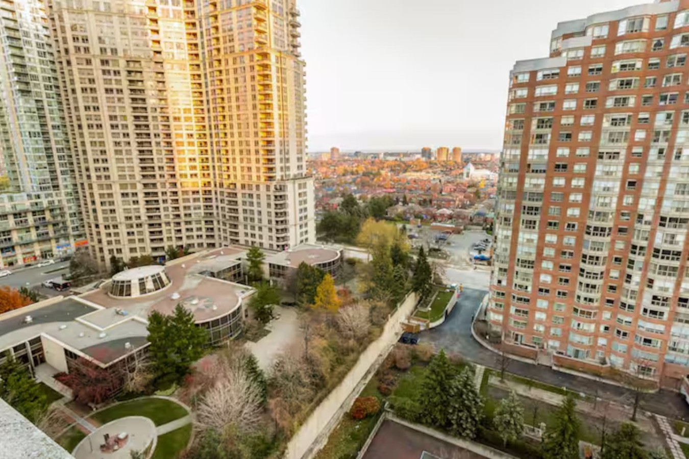High-Rise Skyline Suite | Sleeps 5 | SQ1 photo 27