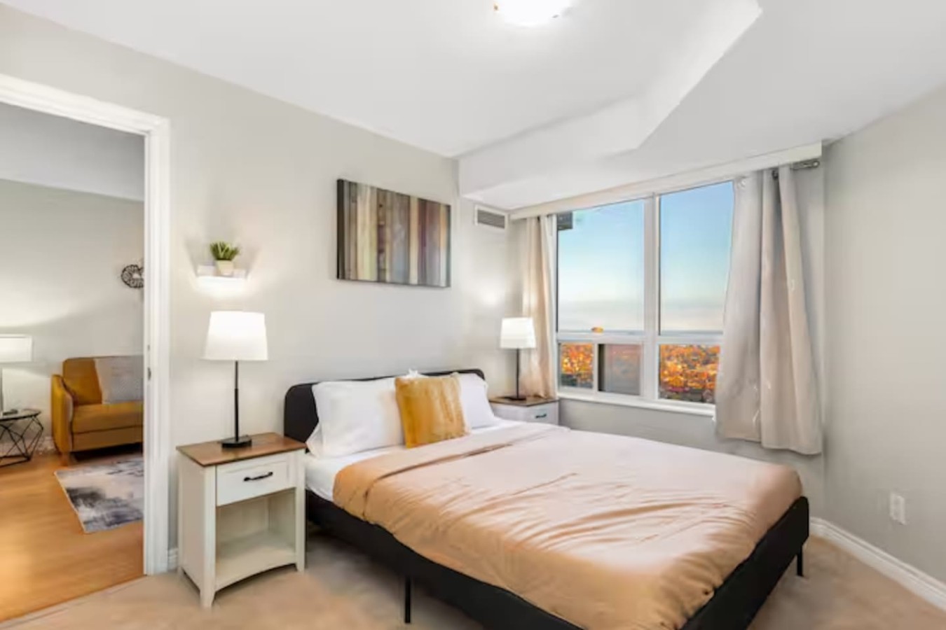 High-Rise Skyline Suite | Sleeps 5 | SQ1 photo 13