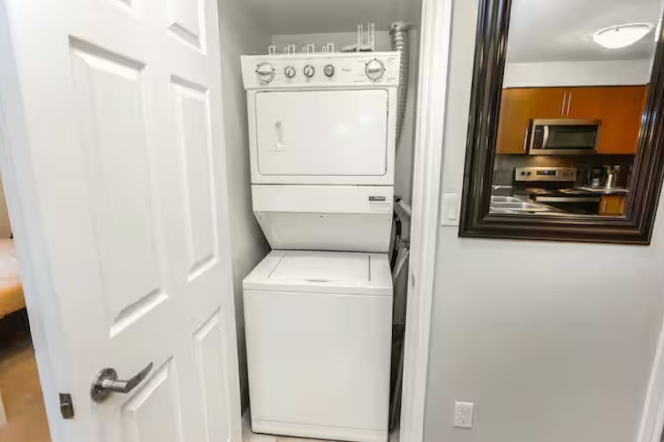 High-Rise Skyline Suite | Sleeps 5 | SQ1 photo 26