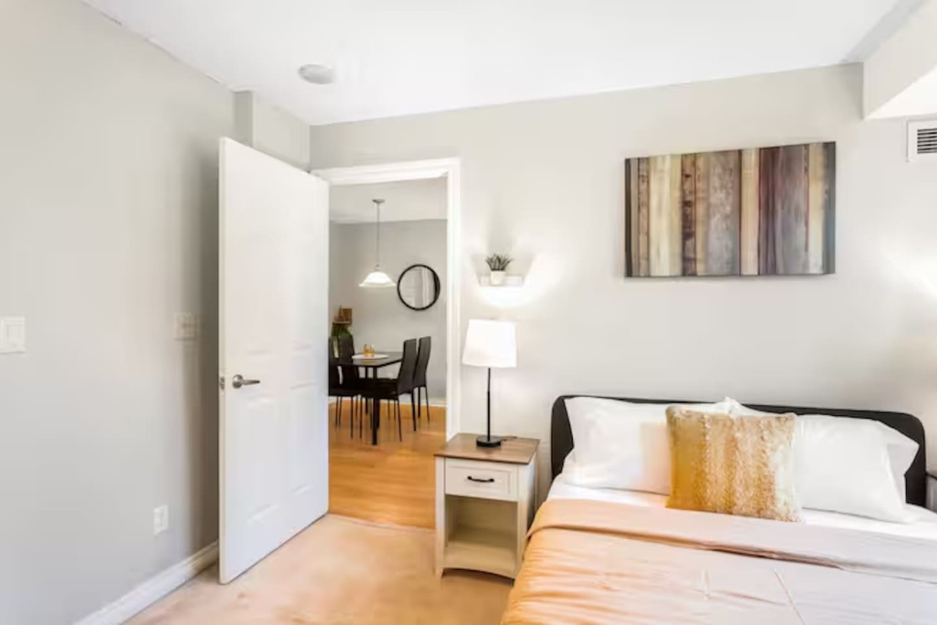 High-Rise Skyline Suite | Sleeps 5 | SQ1 photo 16