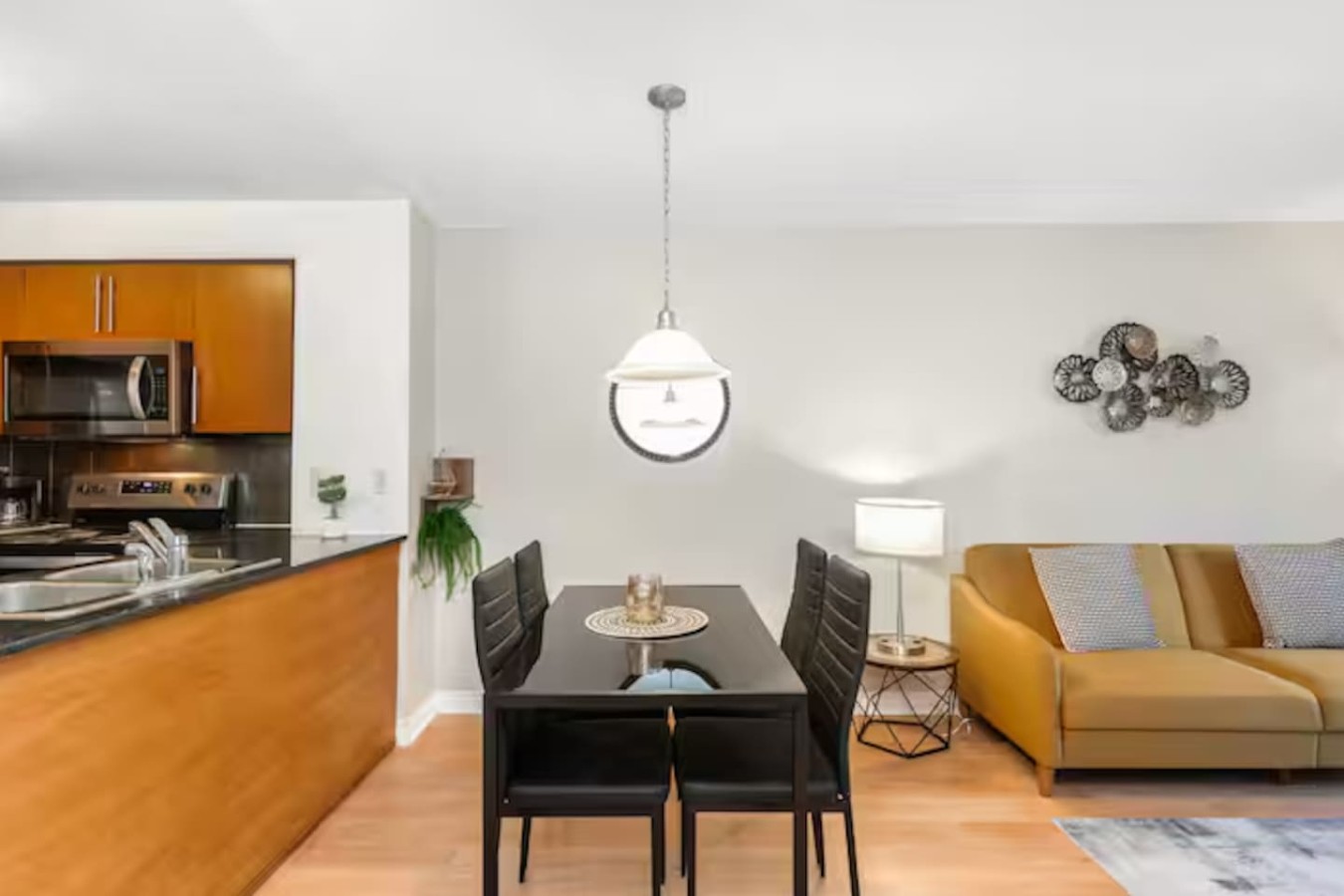 High-Rise Skyline Suite | Sleeps 5 | SQ1 photo 19
