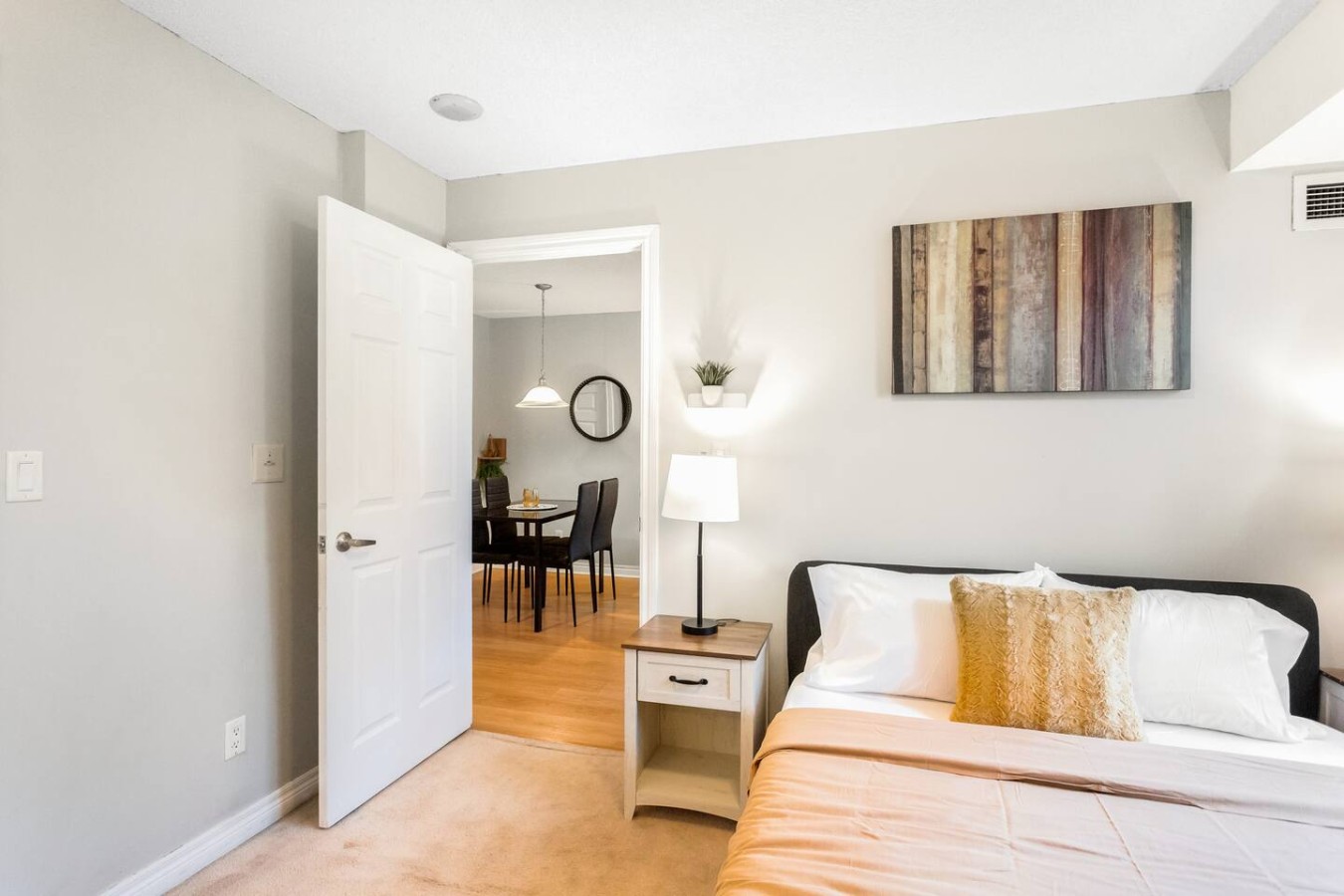 High-Rise Skyline Suite | Sleeps 5 | Steps to SQ1 photo 15