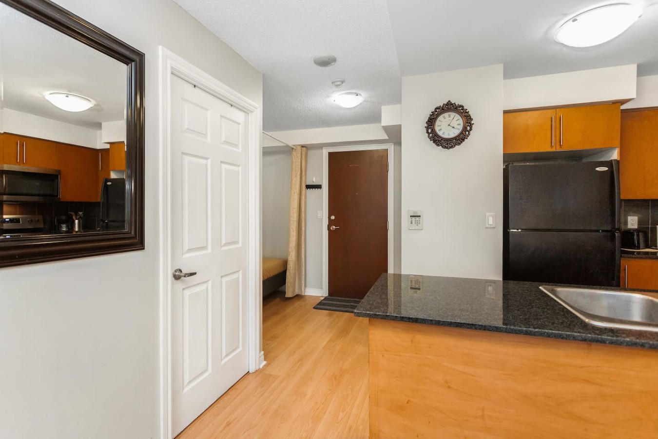 High-Rise Skyline Suite | Sleeps 5 | Steps to SQ1 photo 27