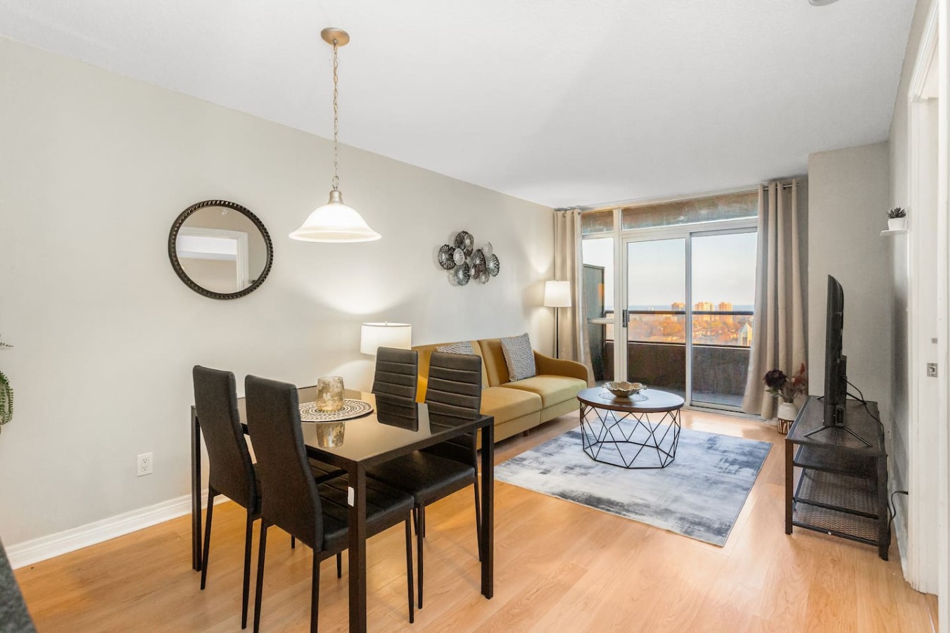 High-Rise Skyline Suite | Sleeps 5 | Steps to SQ1 photo 19